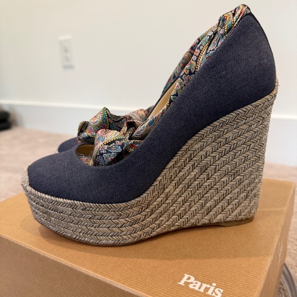 Christian Louboutin Demim Wedge Espadrille with Floral Accent Sz 8 Excellent - Picture 2 of 9